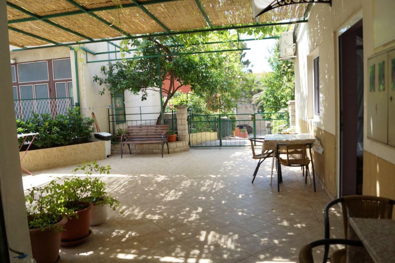 Apartments Mario With Private Parking Makarska Exterior photo