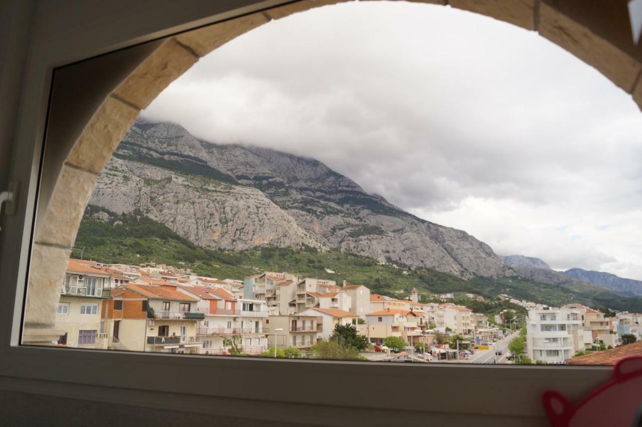 Apartments Mario With Private Parking Makarska Exterior photo