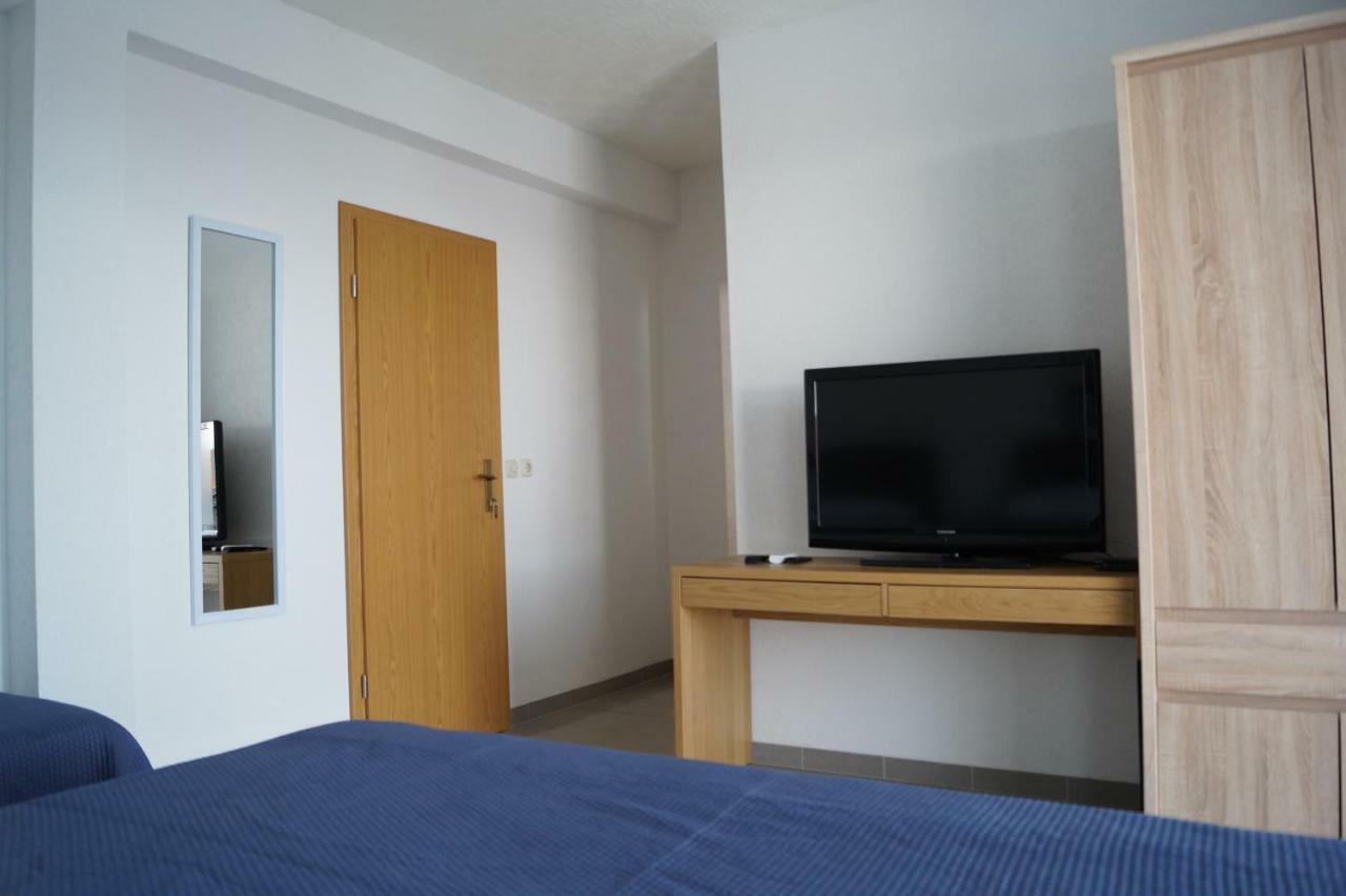 Apartments Mario With Private Parking Makarska Exterior photo