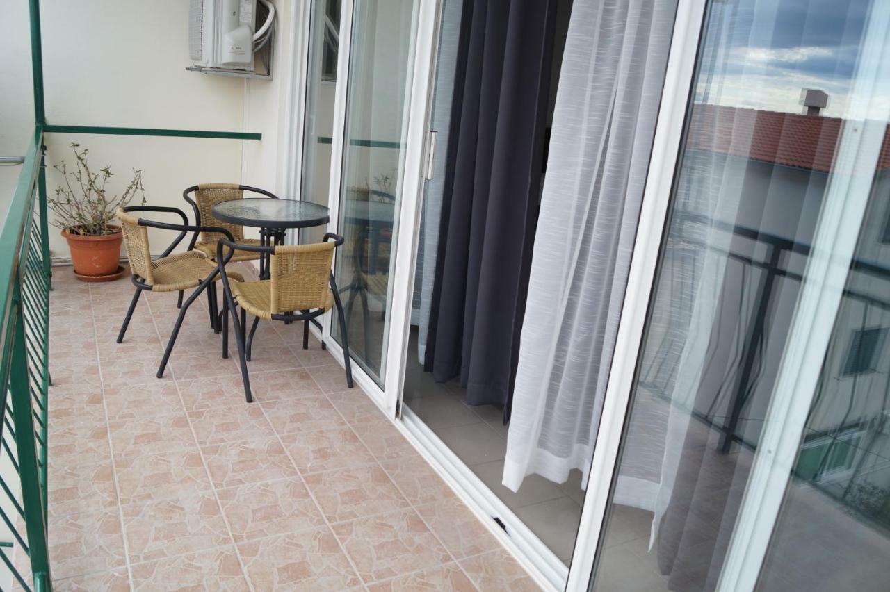 Apartments Mario With Private Parking Makarska Exterior photo