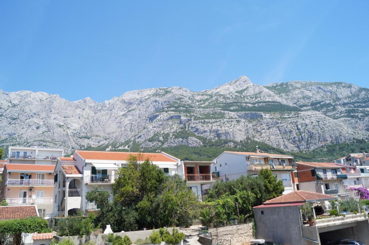 Apartments Mario With Private Parking Makarska Exterior photo