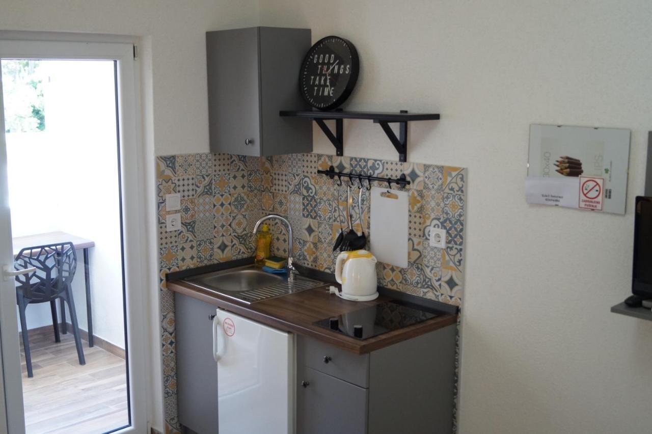 Apartments Mario With Private Parking Makarska Exterior photo