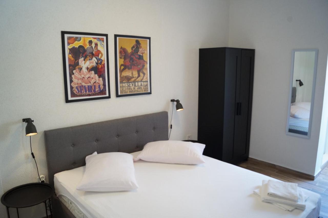 Apartments Mario With Private Parking Makarska Exterior photo
